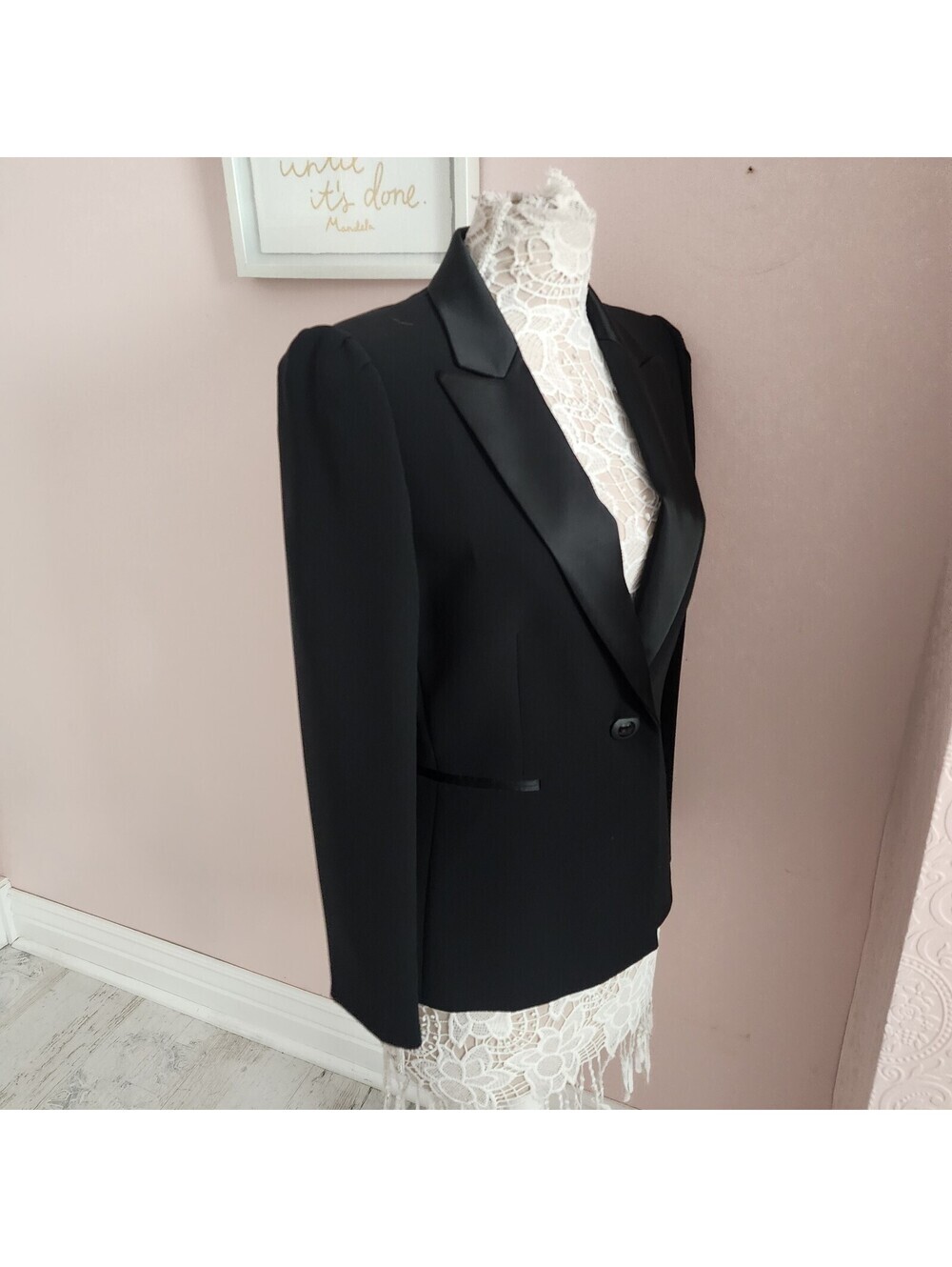 Tahari Arthur S. Levine Luxe Blazer Womens Size 10 NWT Black Satin Lapel Jacket